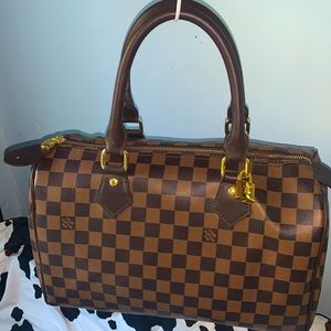 Brand new bag, excellent condition, used.💢